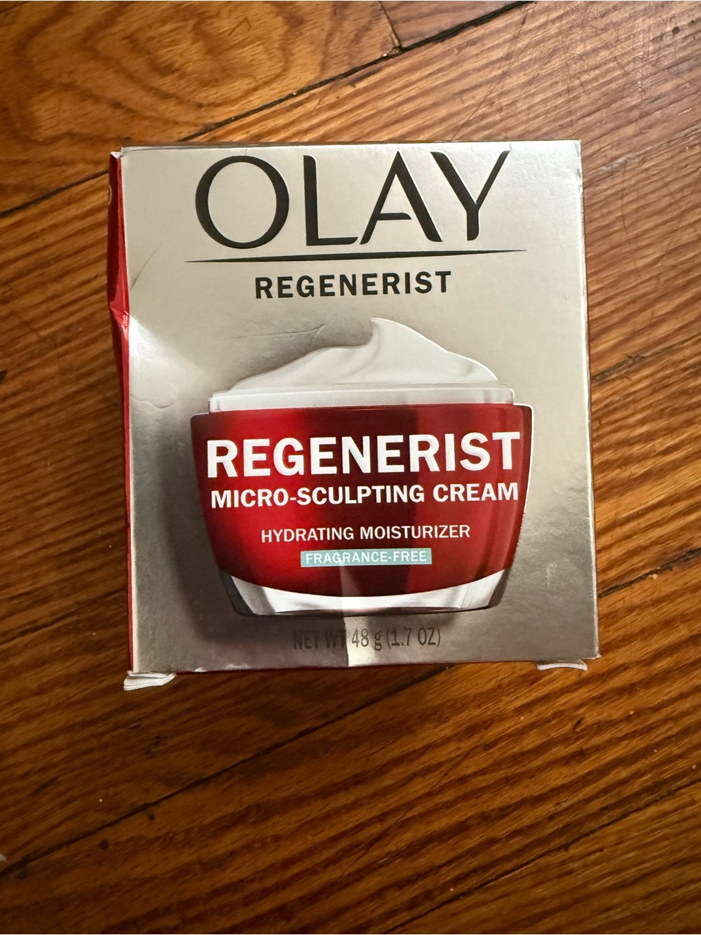 OLAY Regenerist Micro-Sculpting Cream Moisturizer - Red & Silver